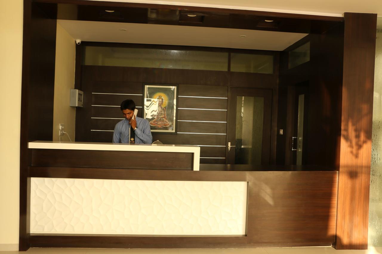 Hotel Reevanta Daman Exterior photo